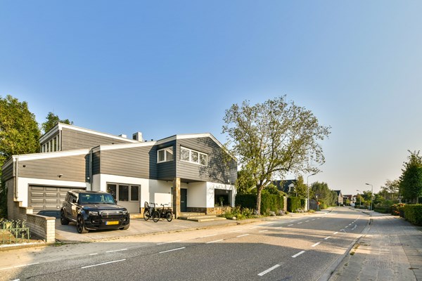 Under offer: Noordeinde 72, 1511 AE Oostzaan